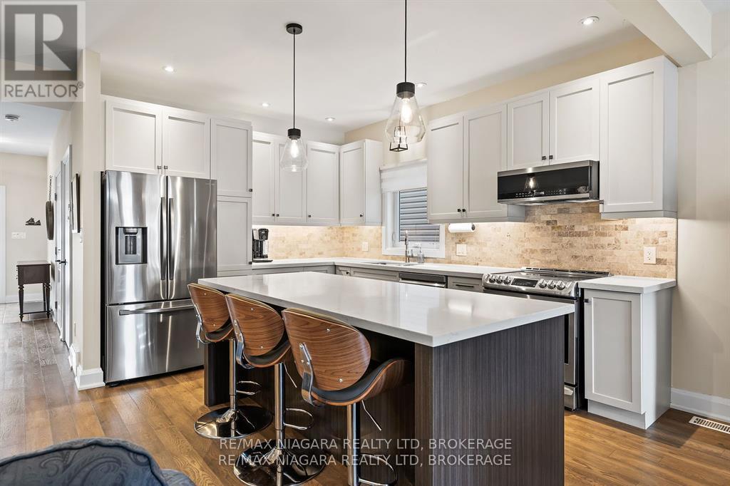 Photo 6 of 77 B Broadway, St Catharines ON