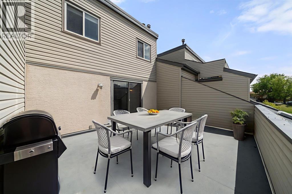 Single Family House for Sale in    Street NW St Andrews Heights Calgary 