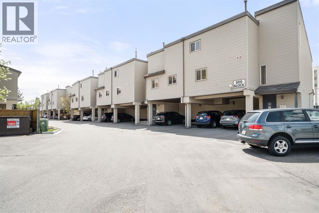 Single Family House for Sale in    Street NW St Andrews Heights Calgary 