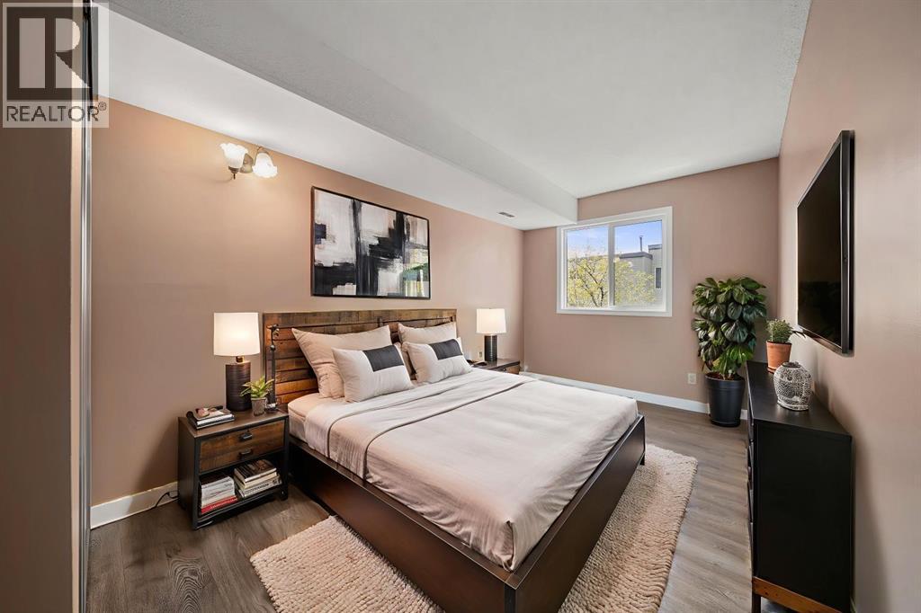 Single Family House for Sale in    Street NW St Andrews Heights Calgary 