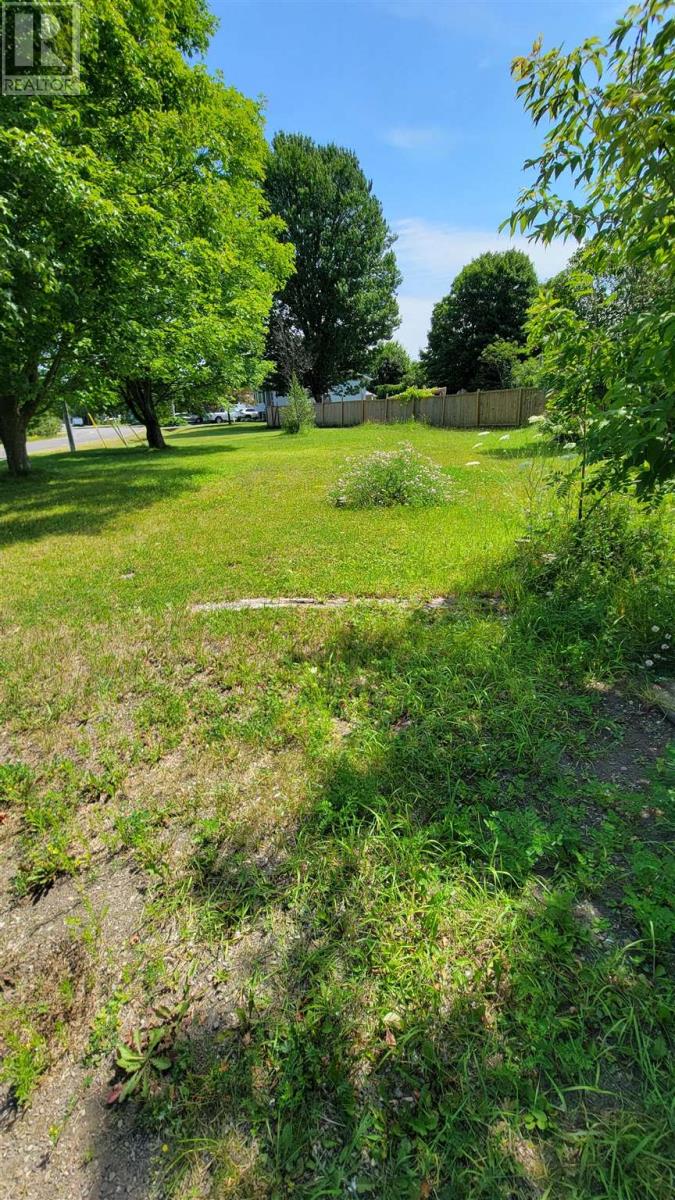 Photo 2 of 34 Adeline Ave, Sault Ste Marie ON