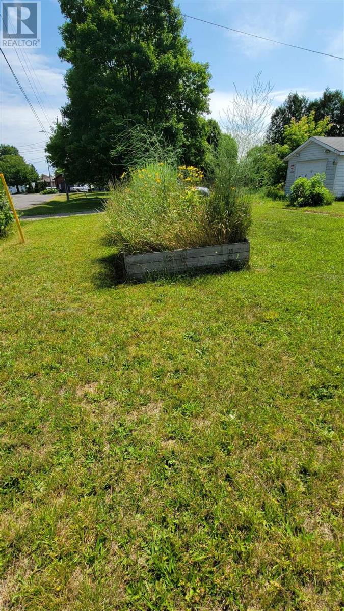 Photo 4 of 34 Adeline Ave, Sault Ste Marie ON