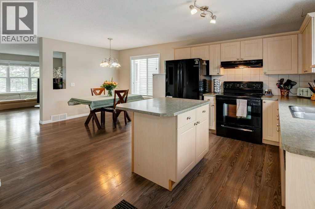 Single Family House for Sale in  Everglen Manor SW Evergreen Calgary 