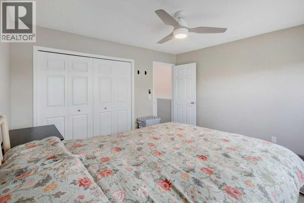 Single Family House for Sale in  Everglen Manor SW Evergreen Calgary 