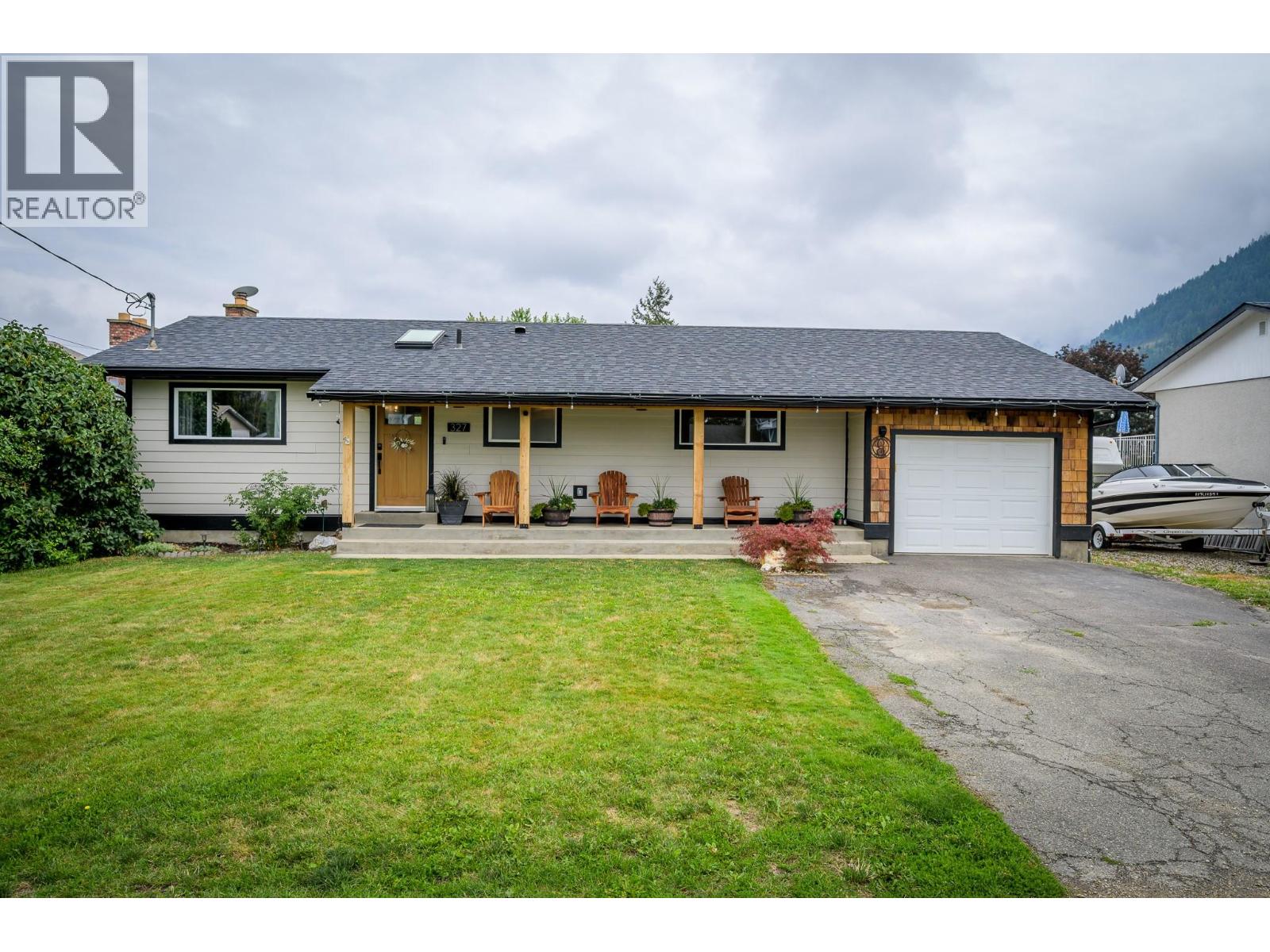 Photo 15 of 327 Aspen Drive, Chase BC