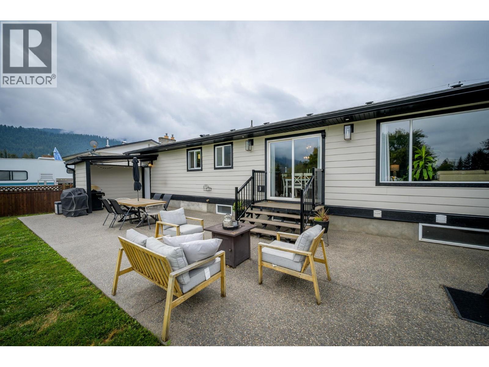 Photo 18 of 327 Aspen Drive, Chase BC