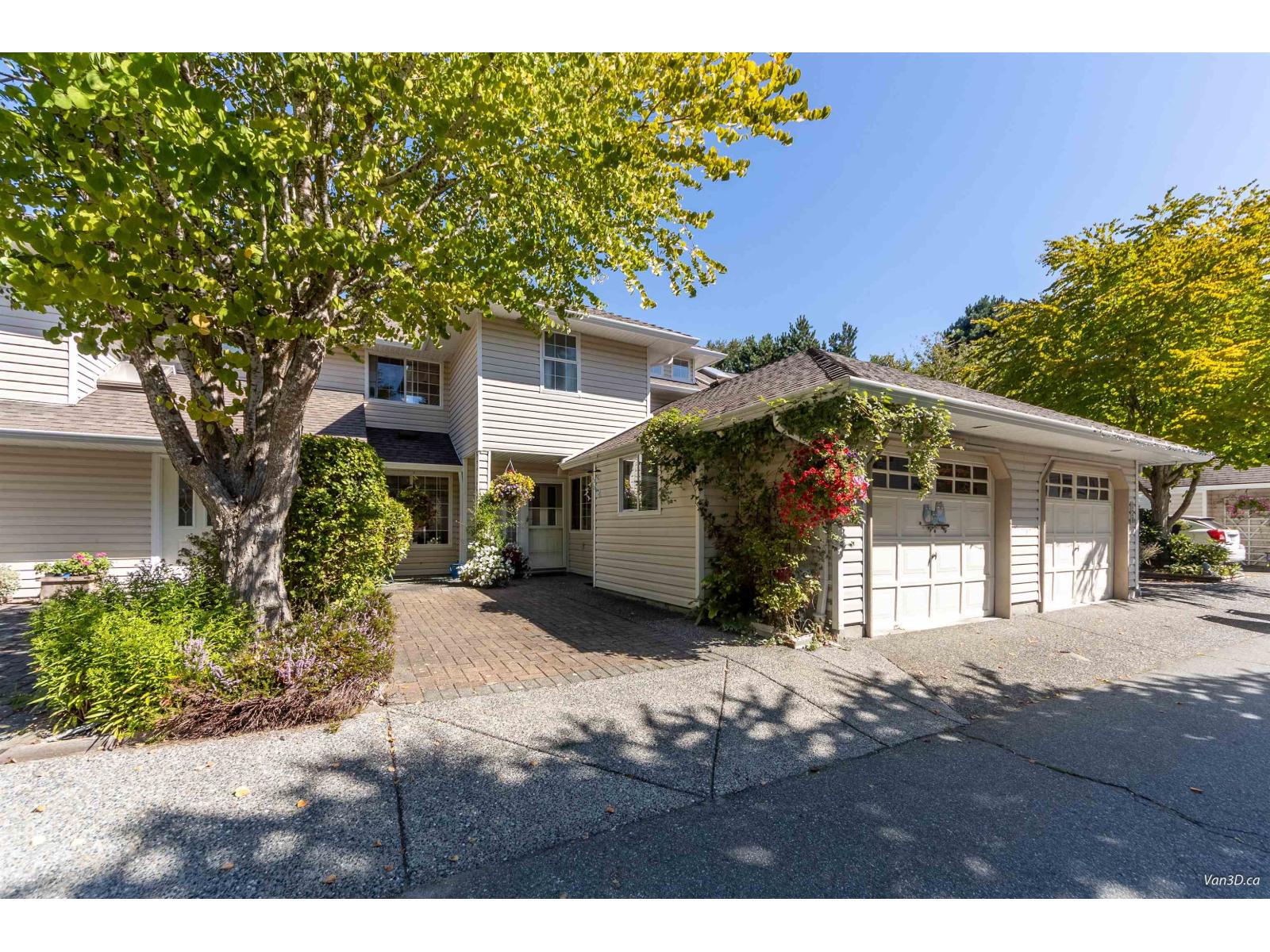 Photo 1 of 127 12163 68 Avenue, Surrey BC