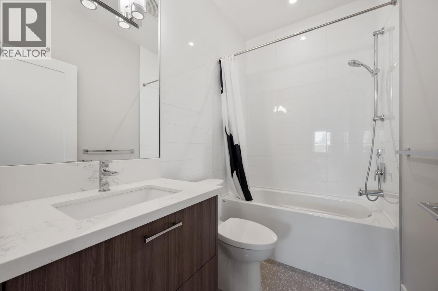 9 5071 STEVESTON HIGHWAY, Richmond