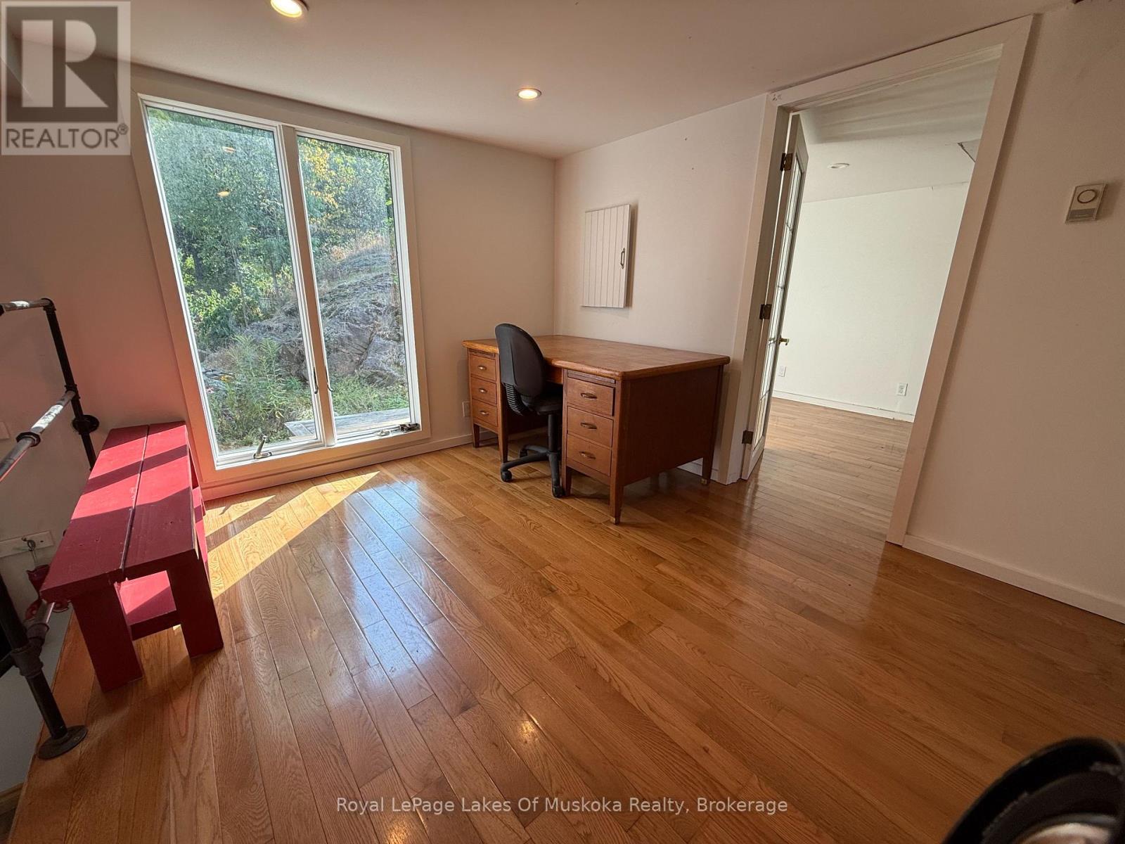 Photo 14 of 48 Kitchen Road S, Huntsville ON
