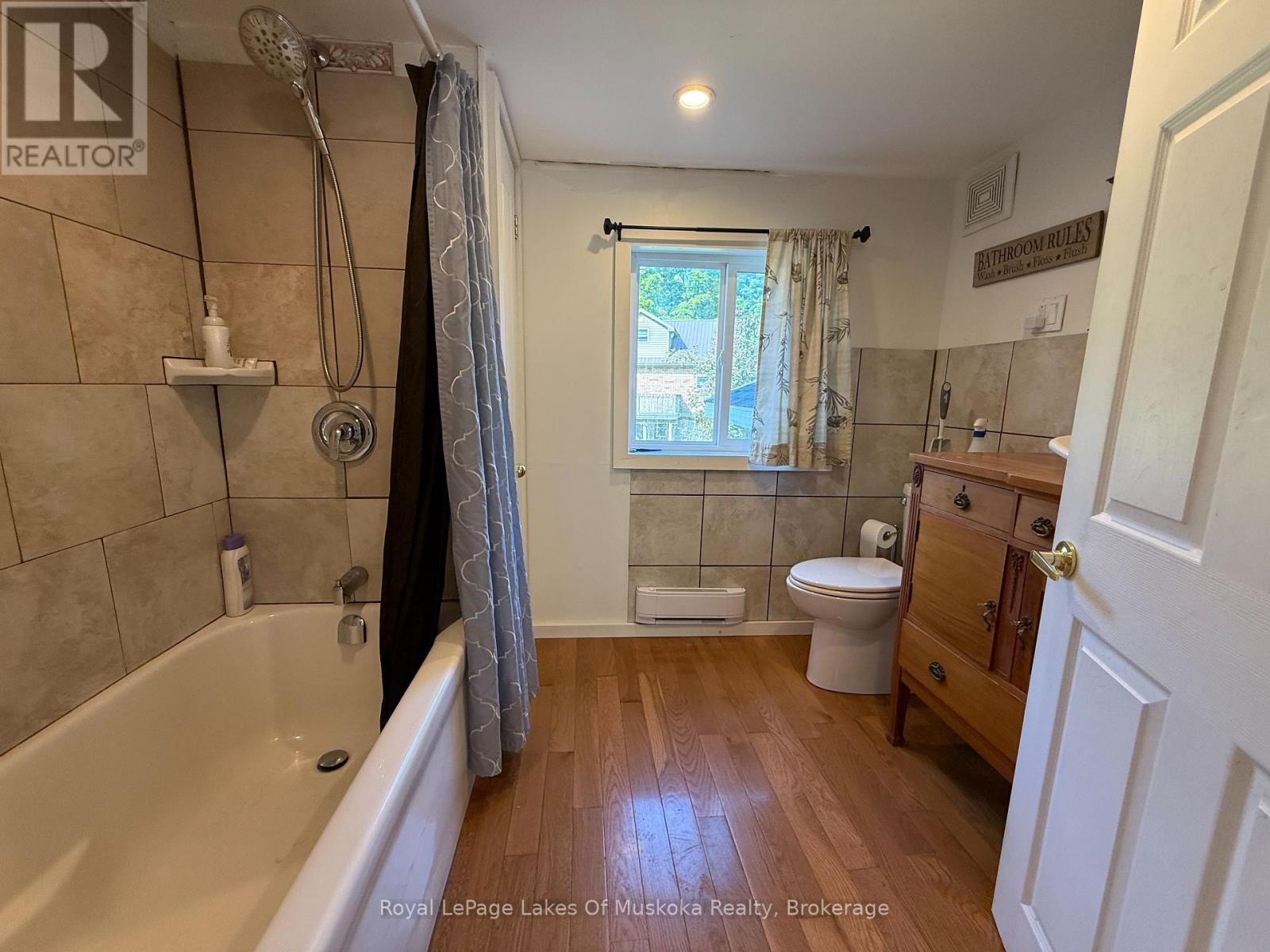 Photo 18 of 48 Kitchen Road S, Huntsville ON