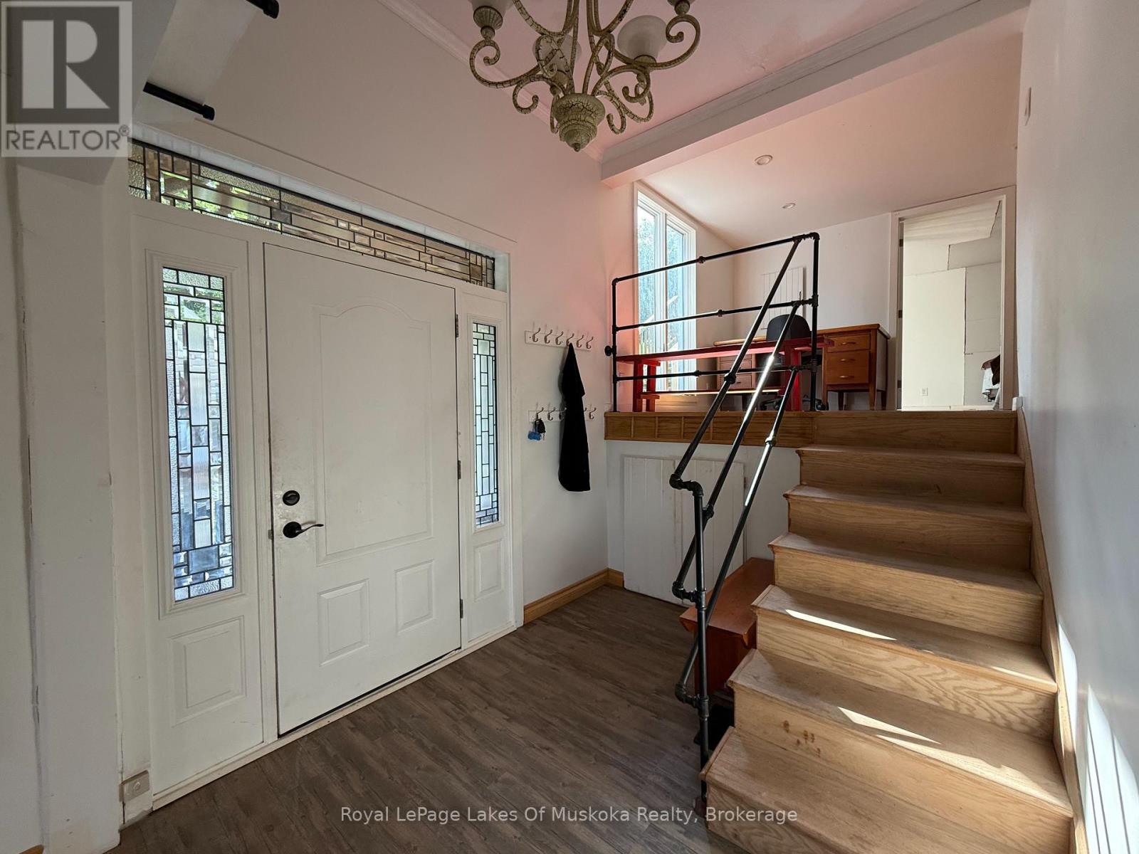Photo 2 of 48 Kitchen Road S, Huntsville ON
