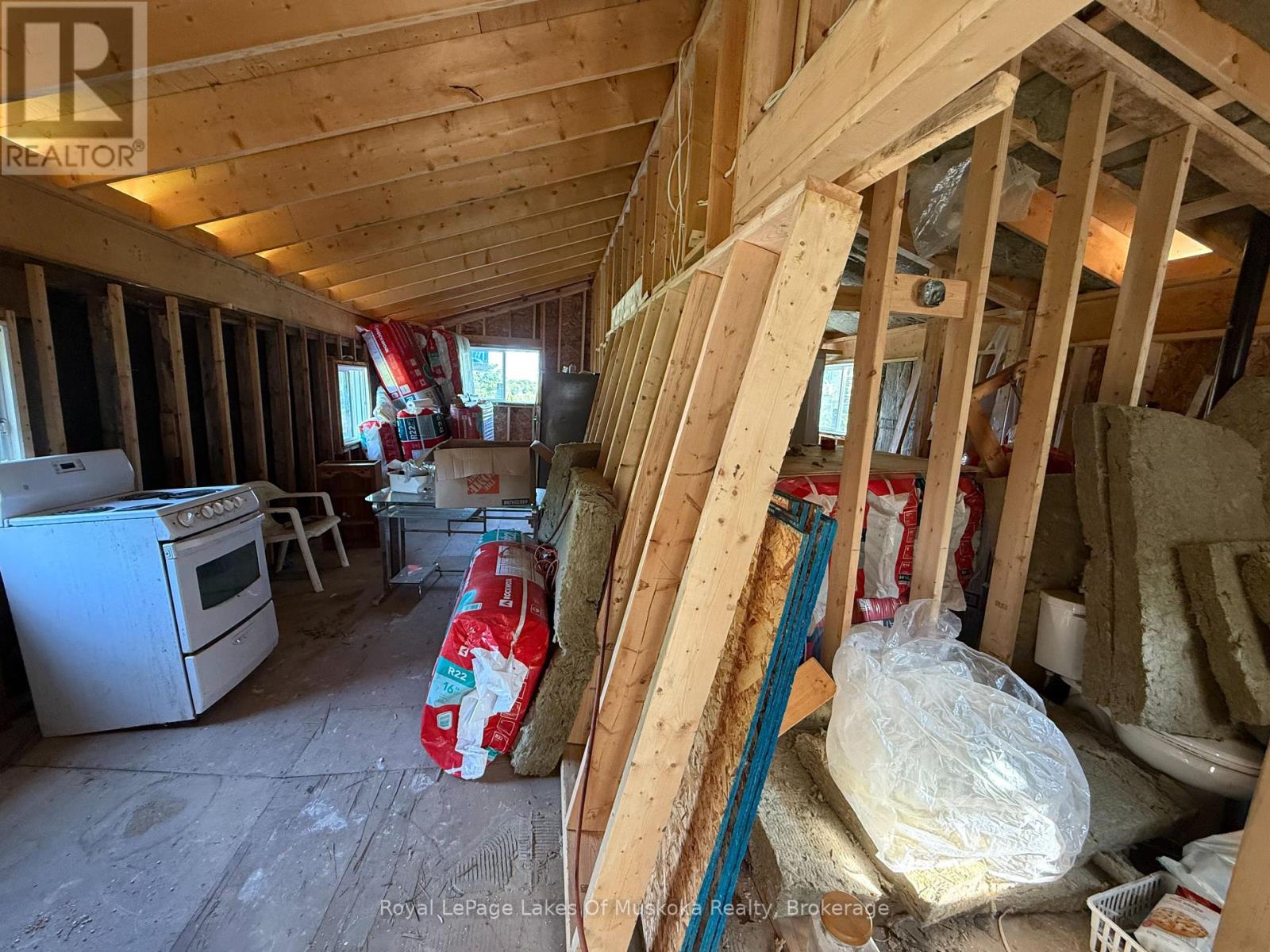 Photo 22 of 48 Kitchen Road S, Huntsville ON
