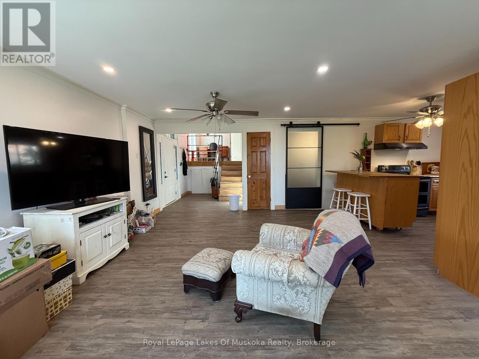 Photo 4 of 48 Kitchen Road S, Huntsville ON