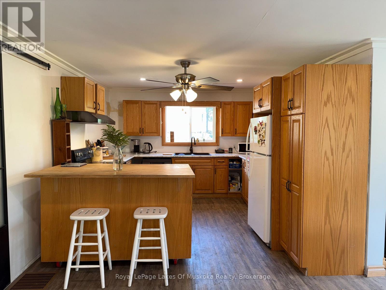 Photo 5 of 48 Kitchen Road S, Huntsville ON