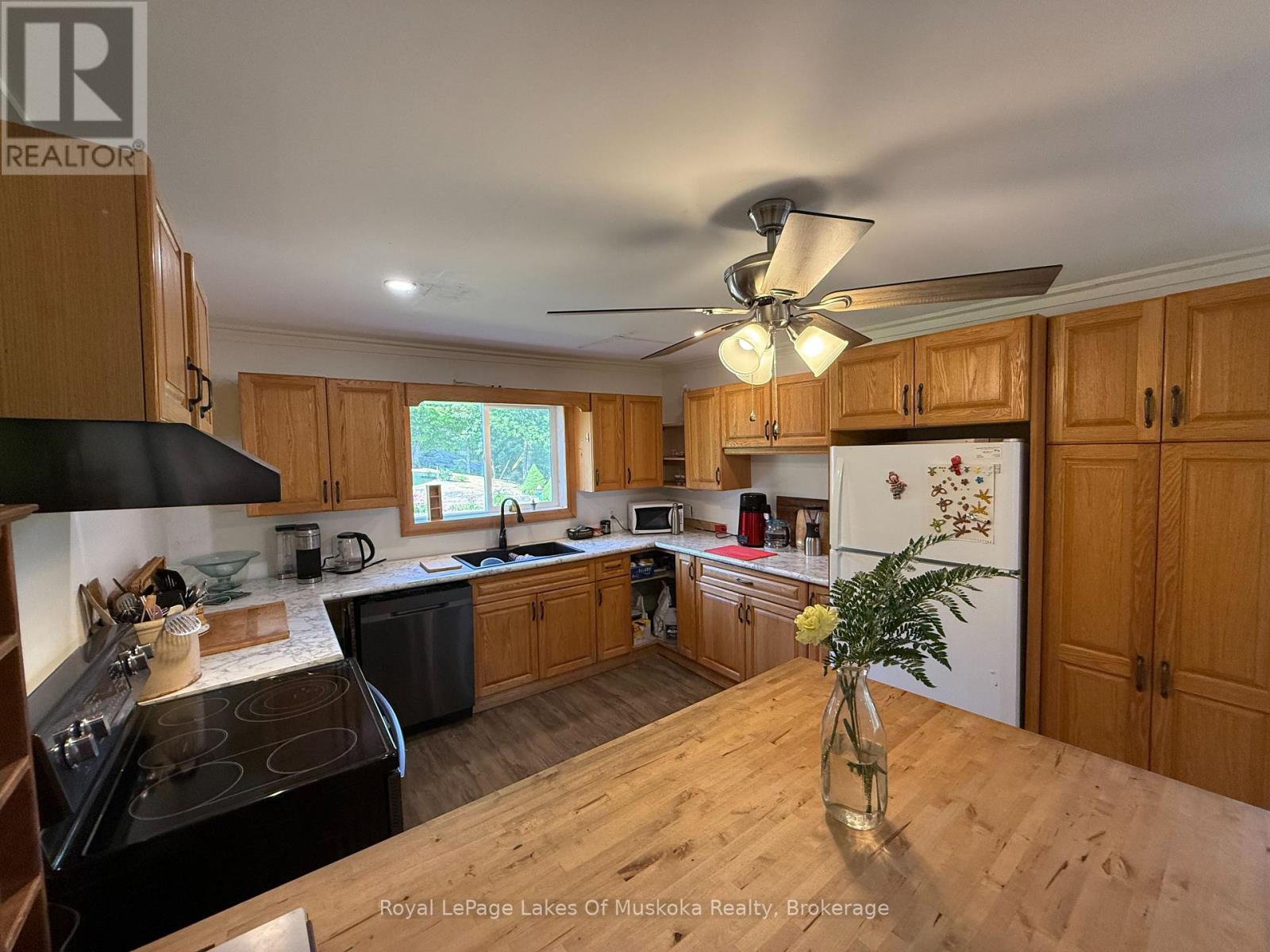 Photo 6 of 48 Kitchen Road S, Huntsville ON