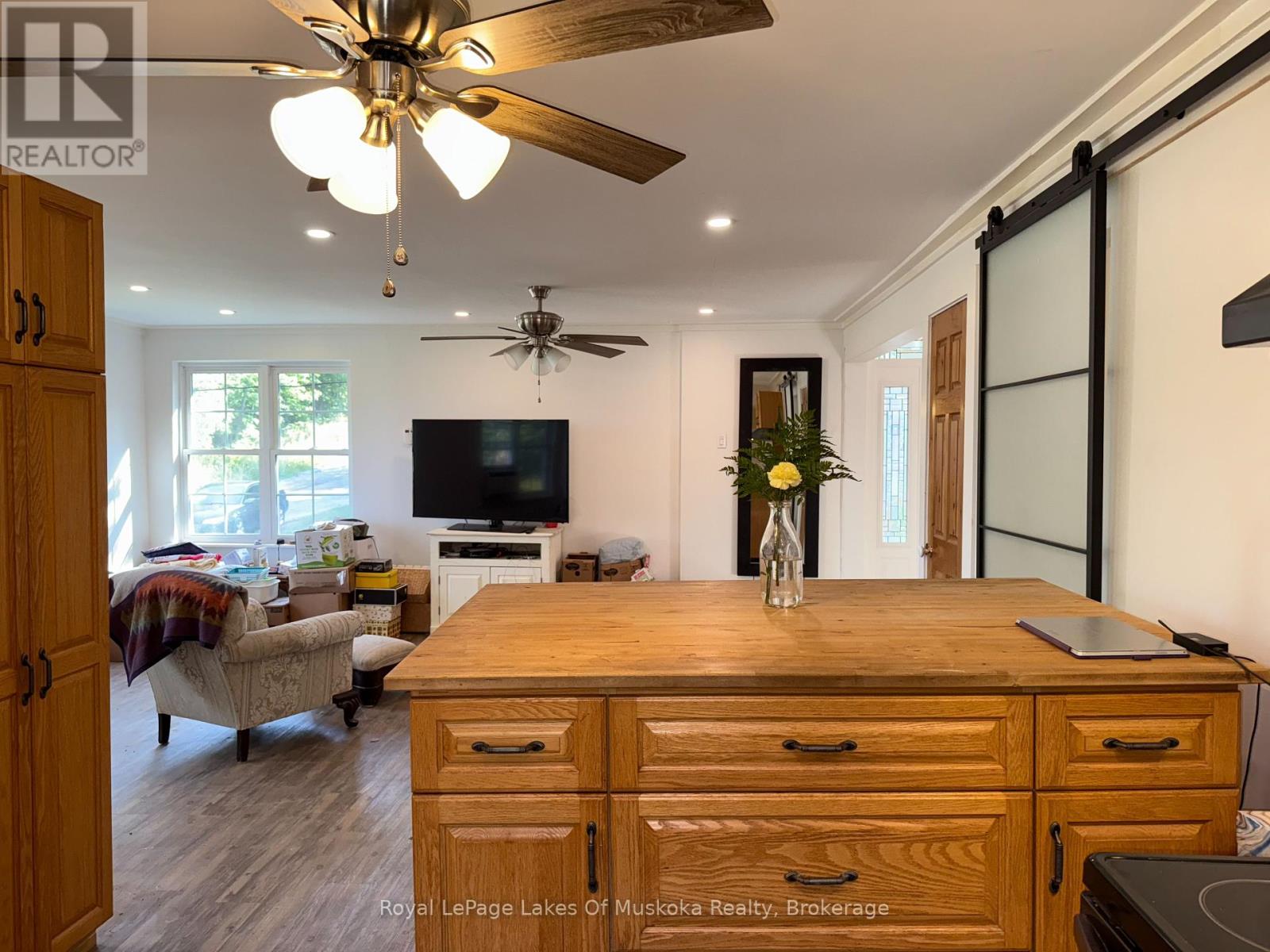 Photo 9 of 48 Kitchen Road S, Huntsville ON