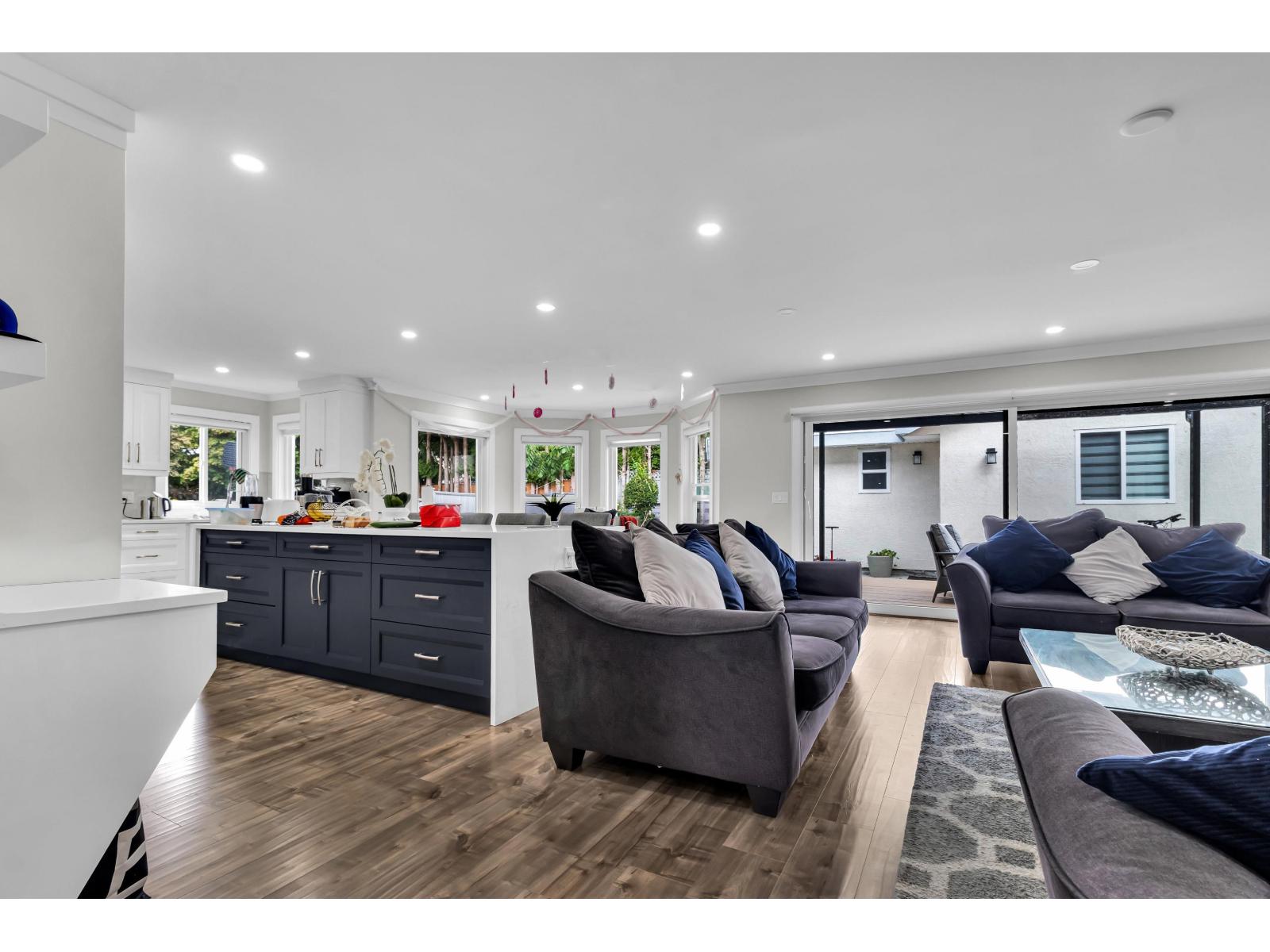 Photo 3 of 6748 123 A Street, Surrey BC