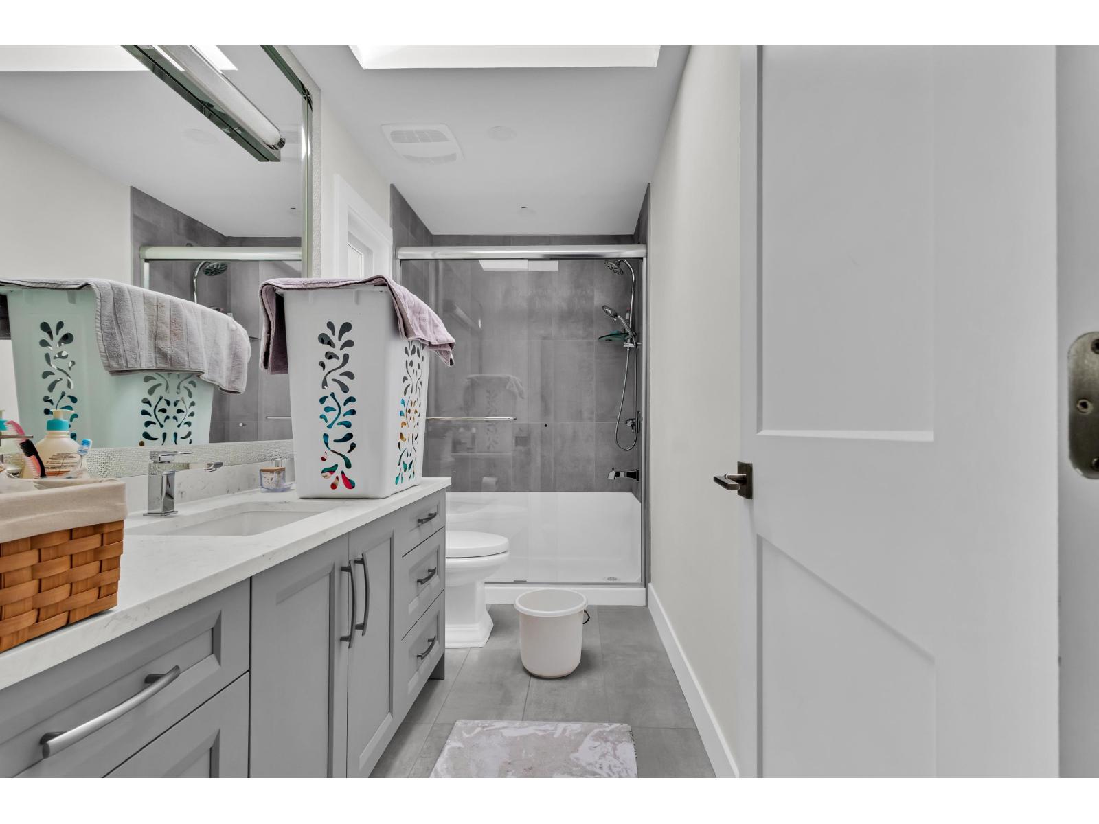 Photo 8 of 6748 123 A Street, Surrey BC