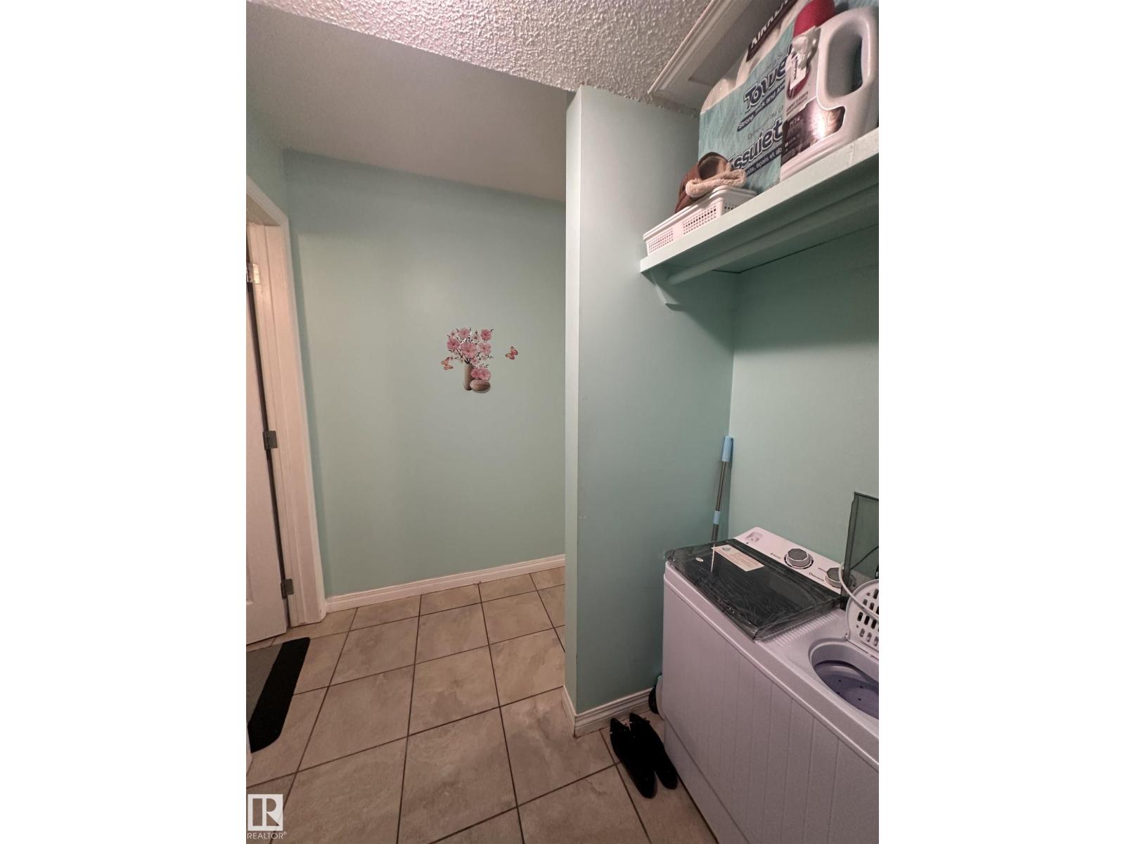 Photo 3 of 6 10640 111 St Nw, Edmonton AB