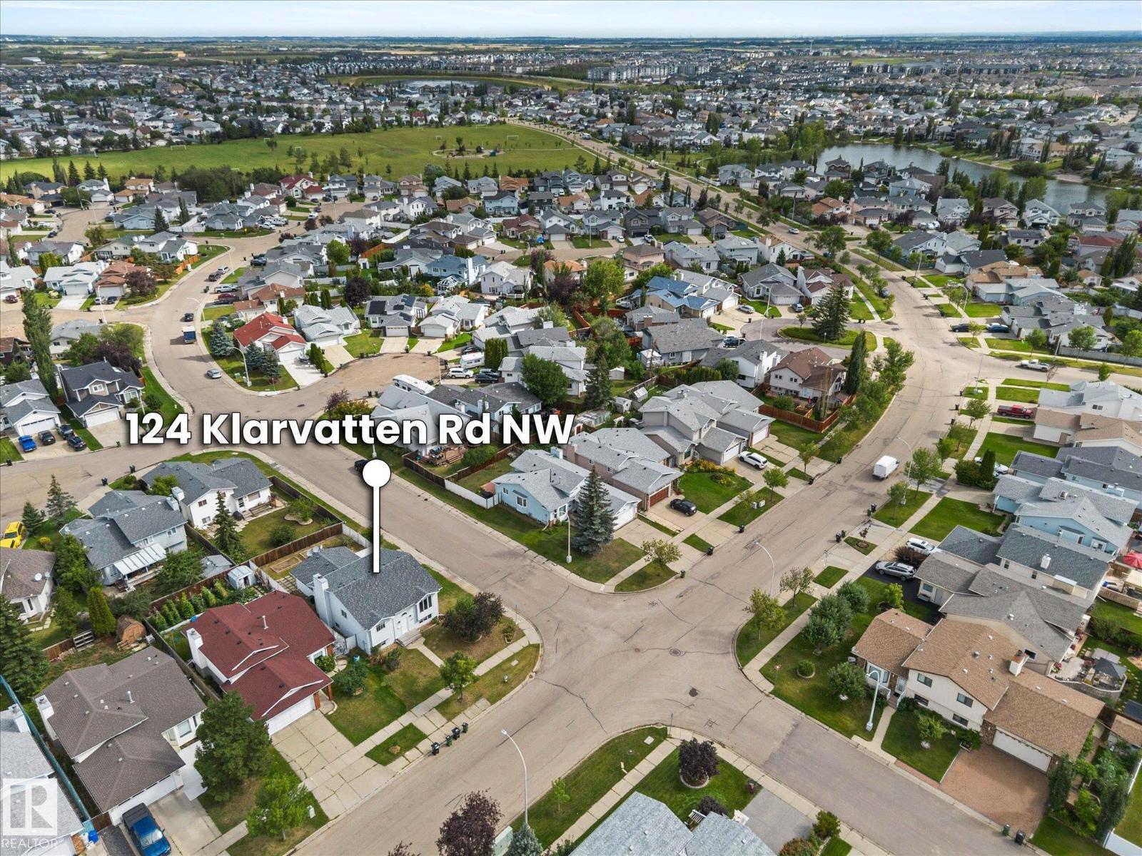 Photo 3 of 124 Klarvatten Rd Nw, Edmonton AB