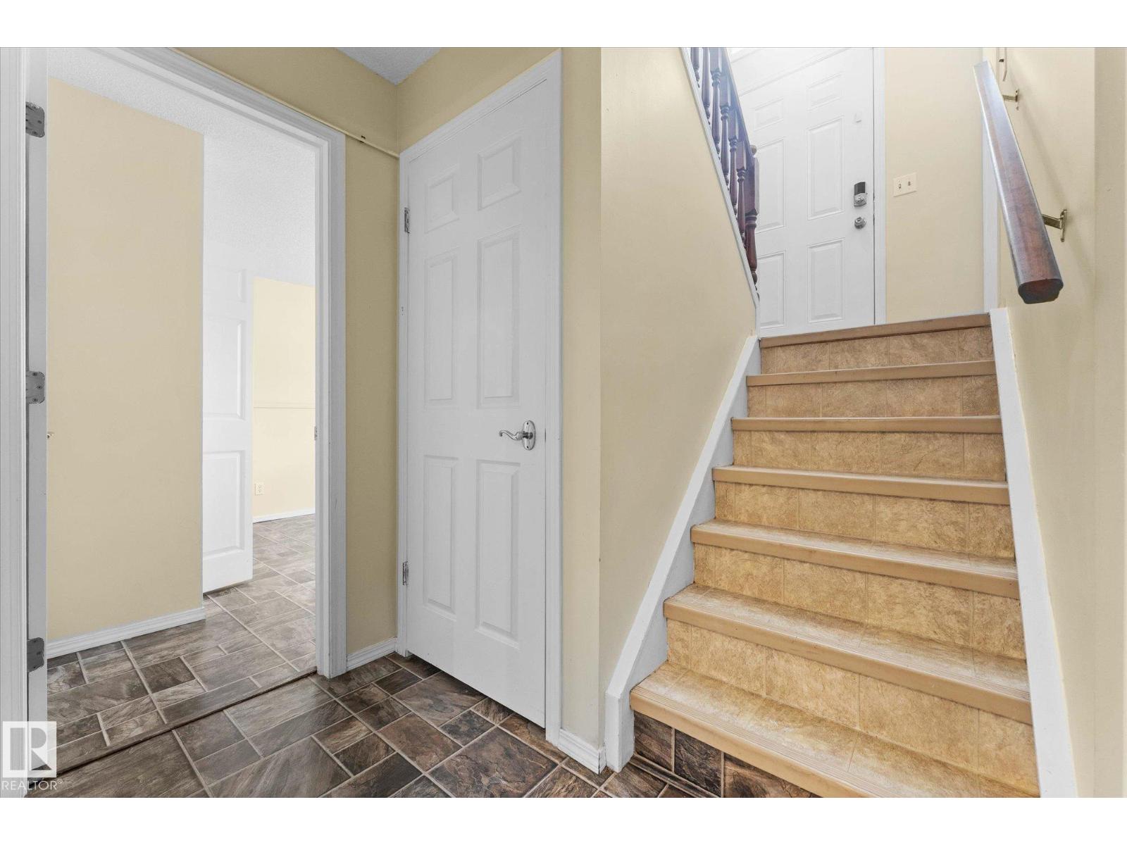 Photo 36 of 124 Klarvatten Rd Nw, Edmonton AB