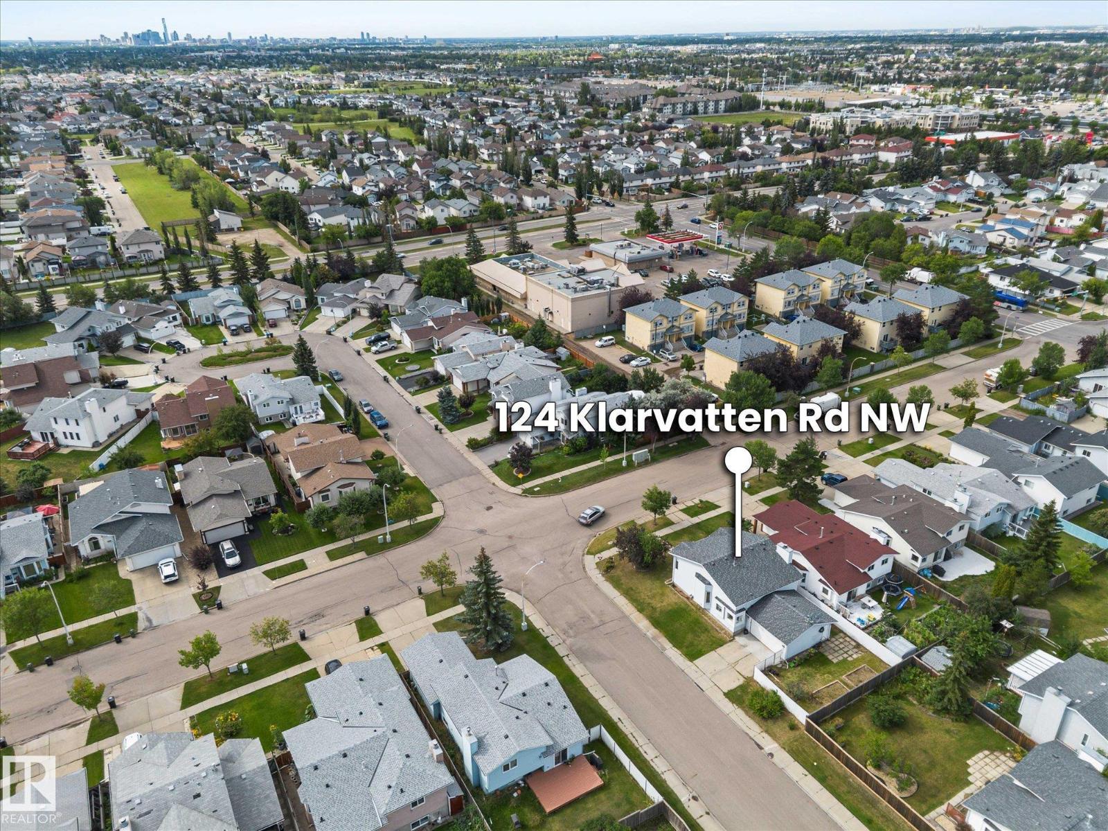 Photo 5 of 124 Klarvatten Rd Nw, Edmonton AB