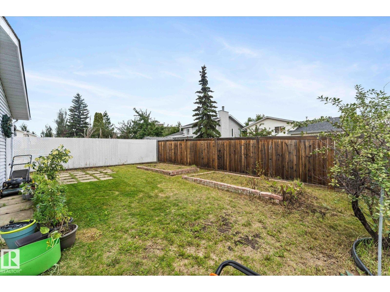 Photo 51 of 124 Klarvatten Rd Nw, Edmonton AB