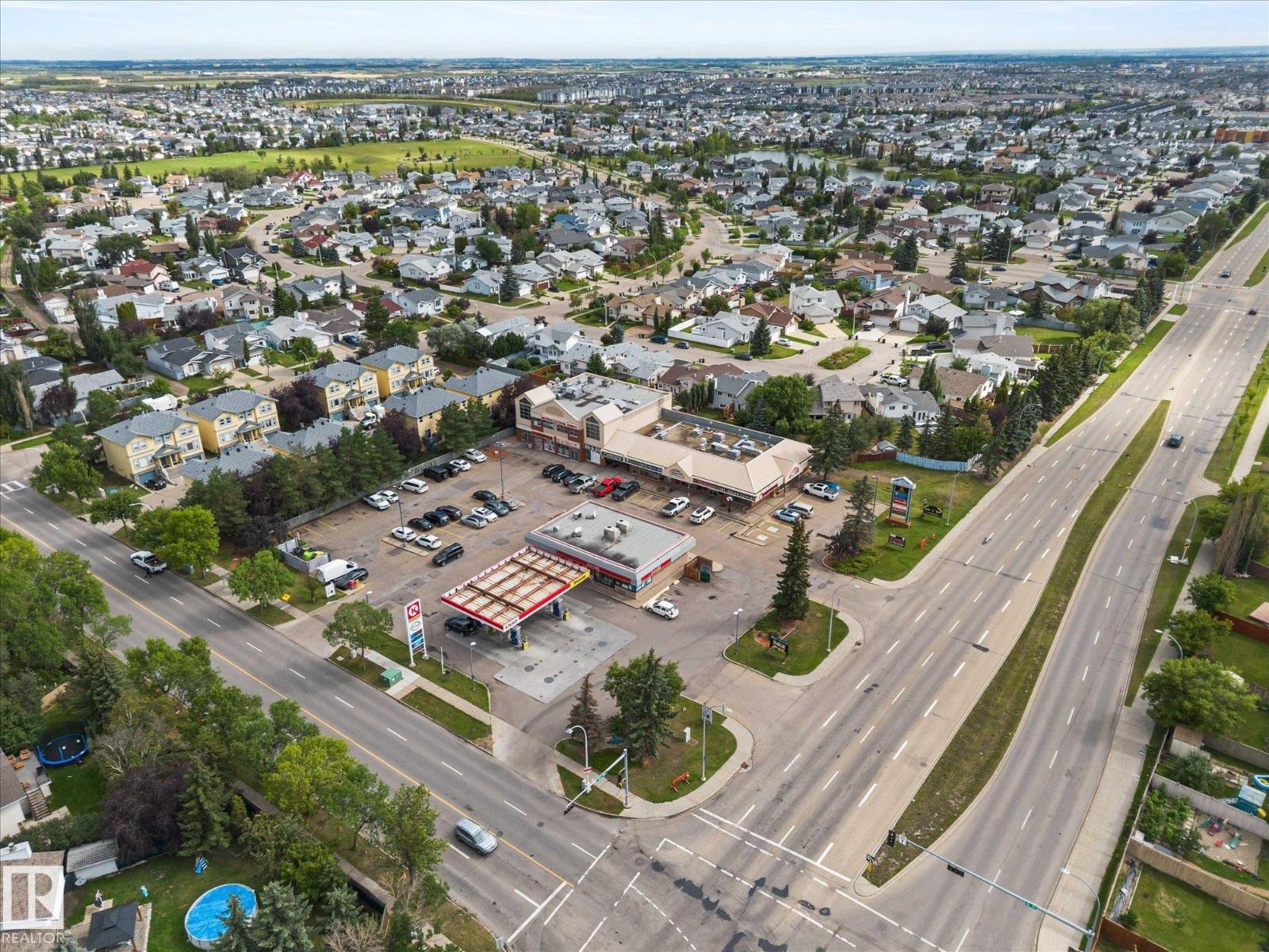 Photo 55 of 124 Klarvatten Rd Nw, Edmonton AB