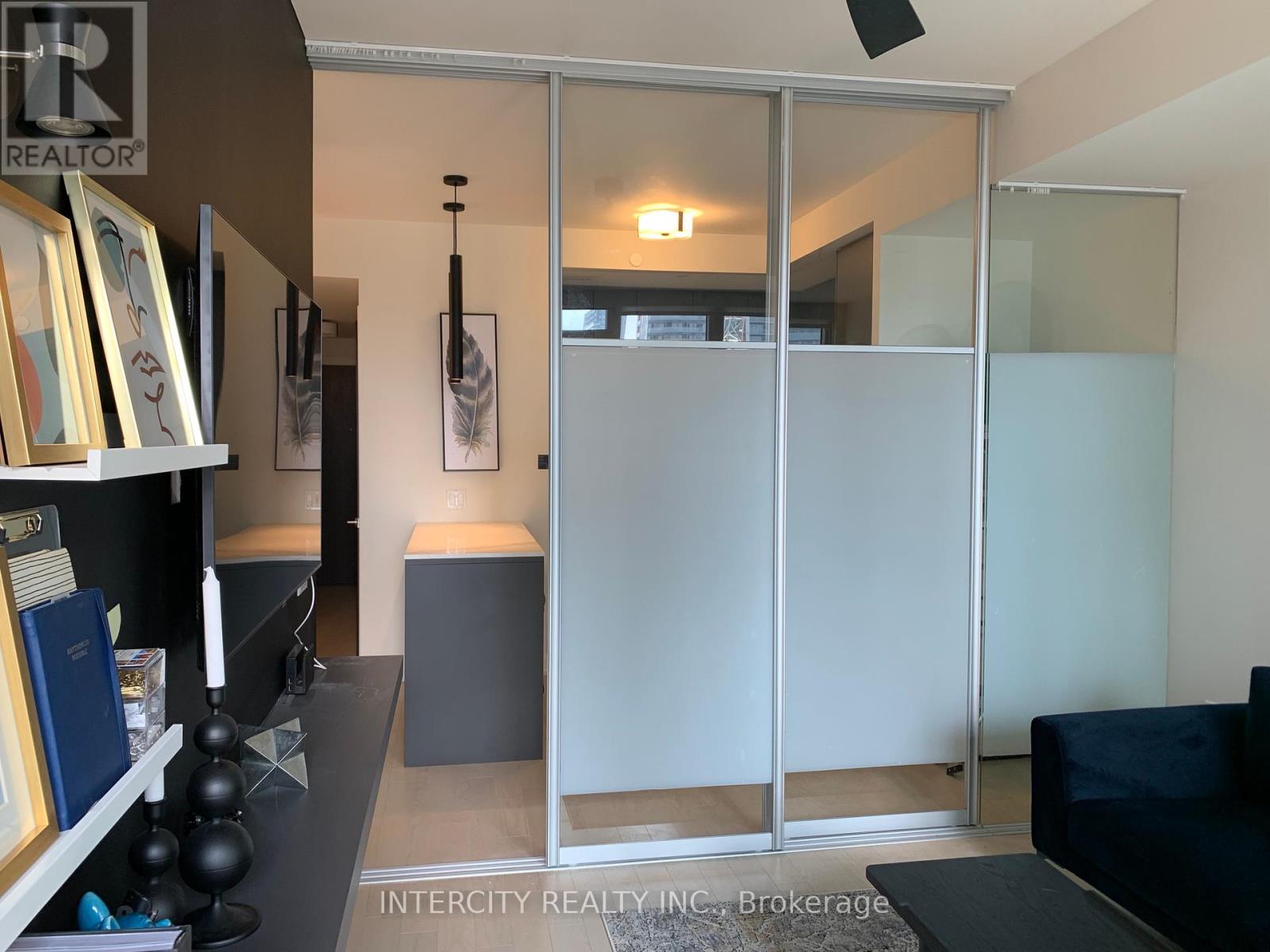 Photo 14 of 2516 330 Richmond Street W, Toronto ON