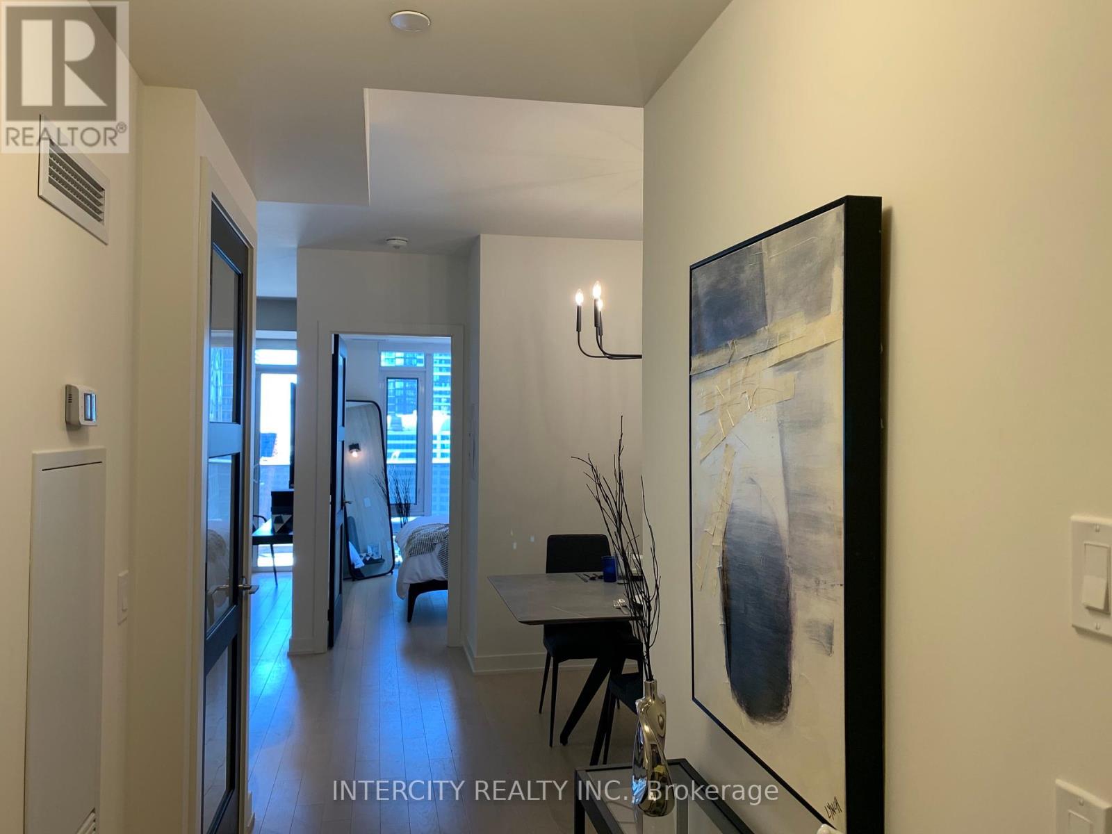 Photo 3 of 2516 330 Richmond Street W, Toronto ON