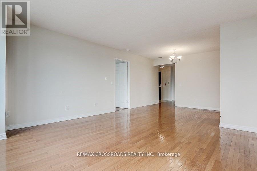 Photo 34 of 2106 18 Parkview Avenue, Toronto ON