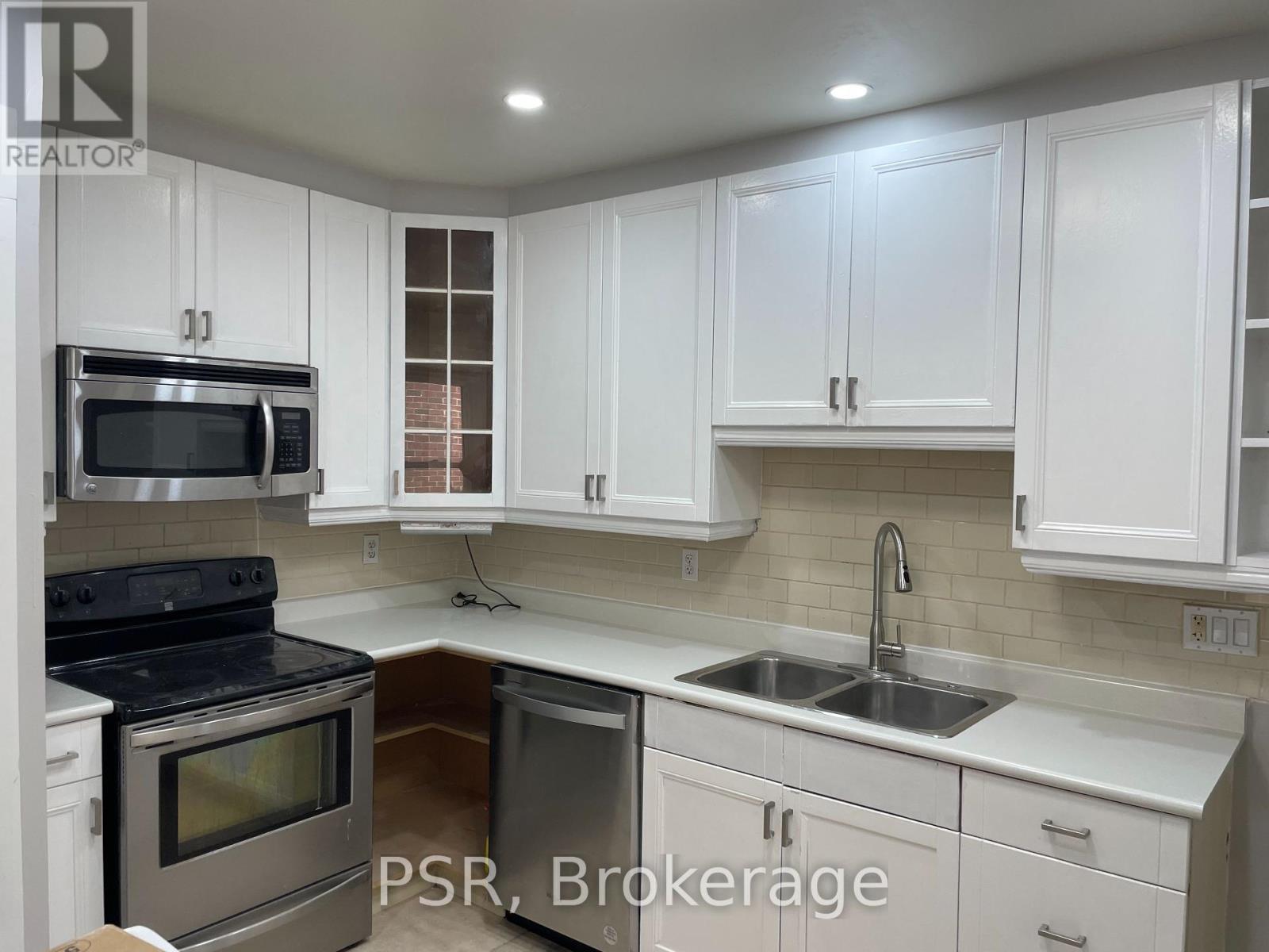 Photo 6 of Room 1 377 Strathmore Boulevard, Toronto ON