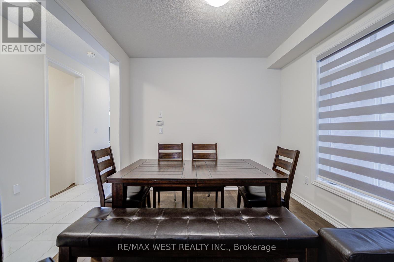 Photo 10 of 2171 Grainger Loop, Innisfil ON