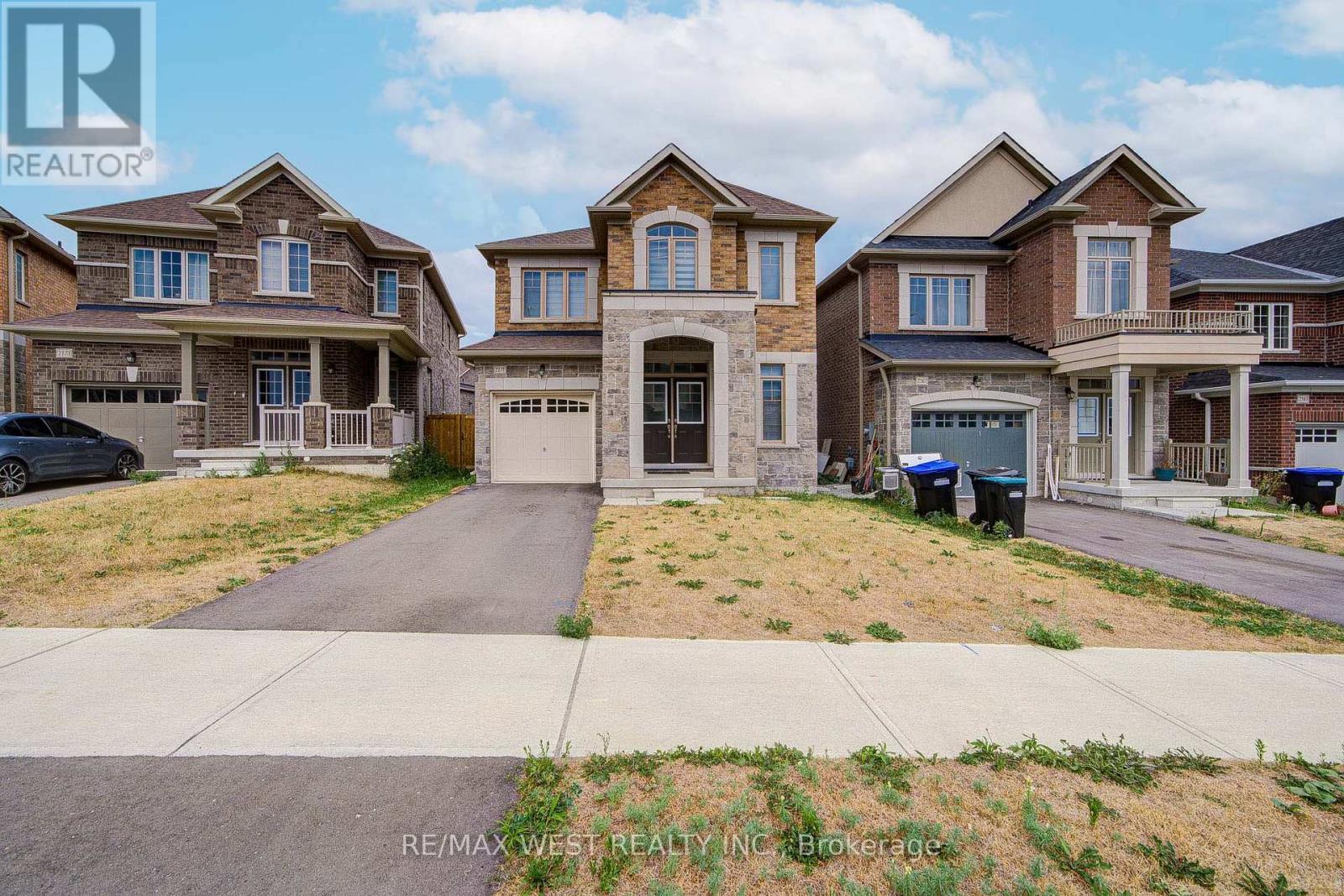 Photo 1 of 2171 Grainger Loop, Innisfil ON