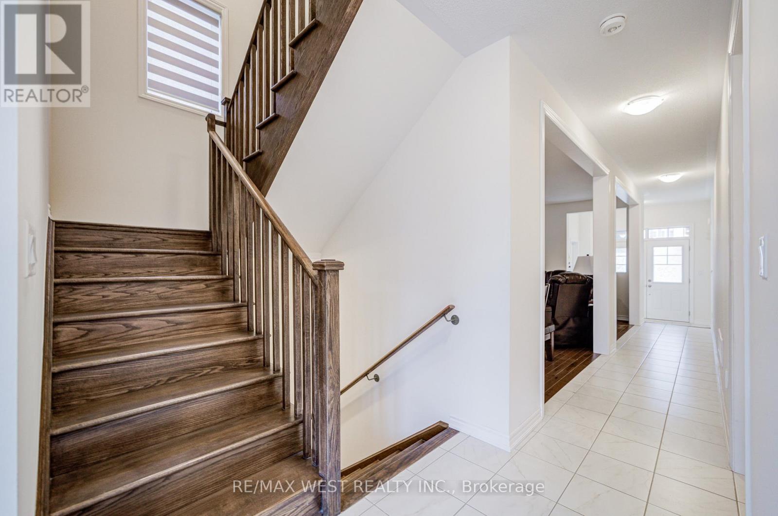 Photo 14 of 2171 Grainger Loop, Innisfil ON
