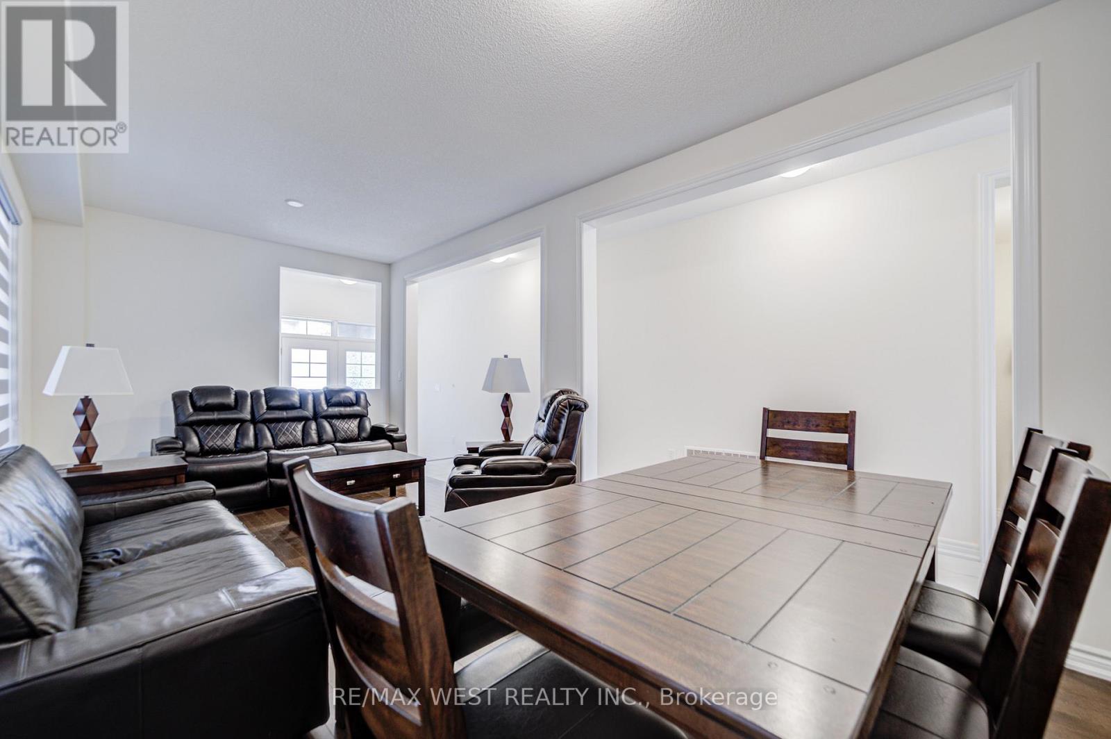 Photo 11 of 2171 Grainger Loop, Innisfil ON