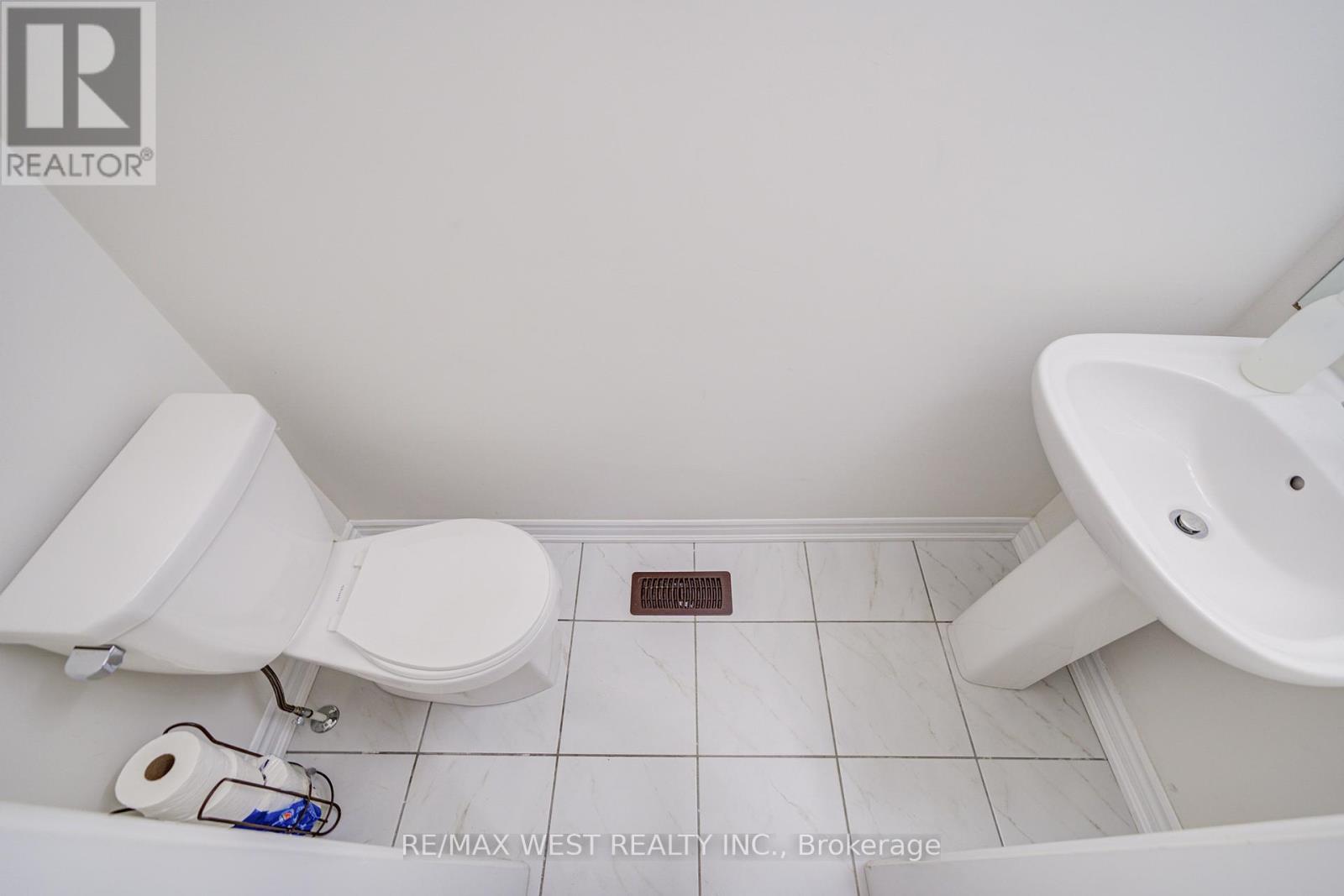 Photo 20 of 2171 Grainger Loop, Innisfil ON