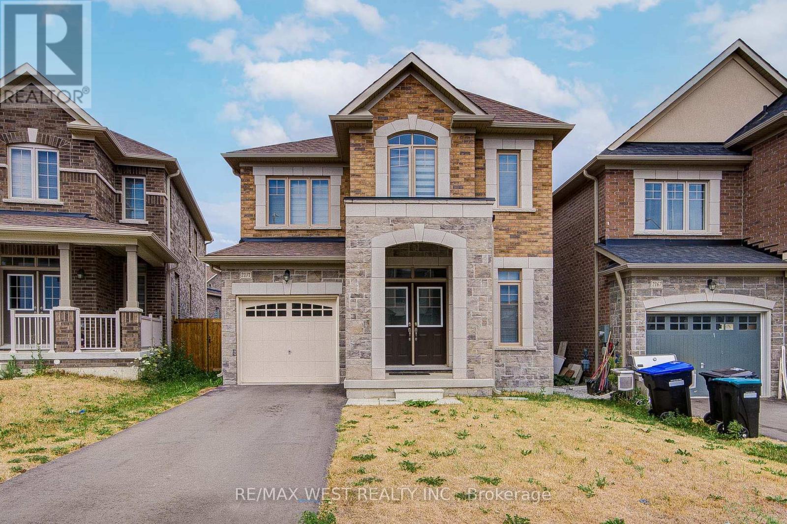 Photo 2 of 2171 Grainger Loop, Innisfil ON