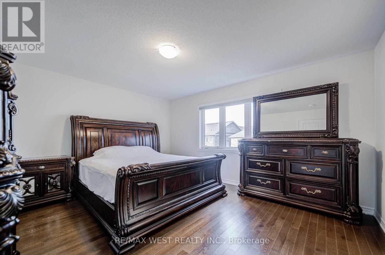 Photo 25 of 2171 Grainger Loop, Innisfil ON