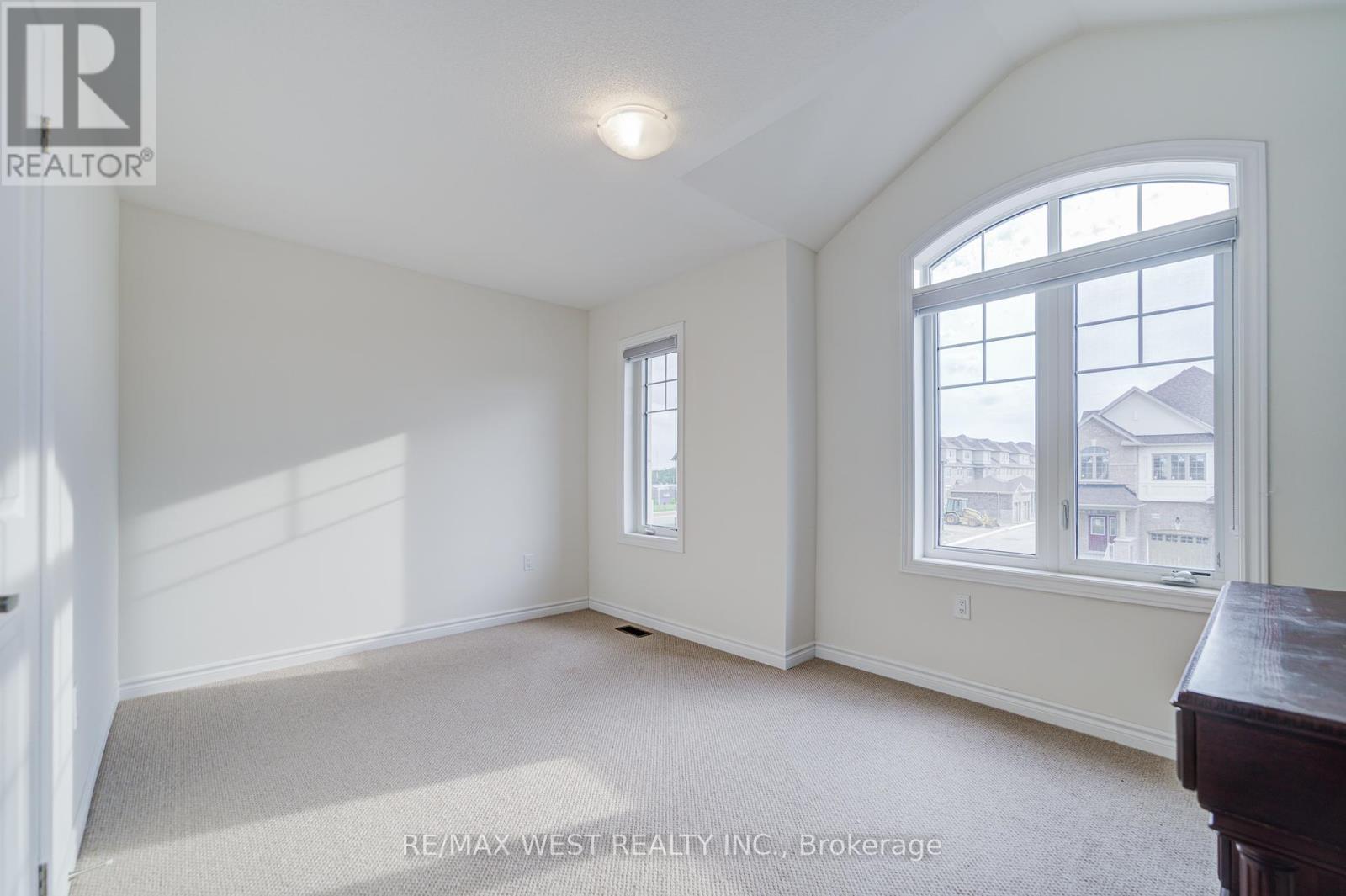 Photo 30 of 2171 Grainger Loop, Innisfil ON
