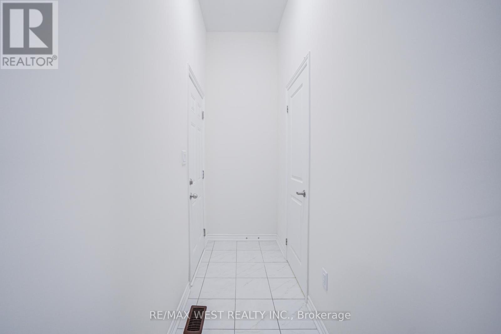 Photo 35 of 2171 Grainger Loop, Innisfil ON