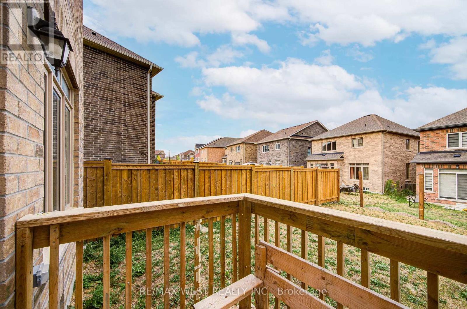 Photo 40 of 2171 Grainger Loop, Innisfil ON
