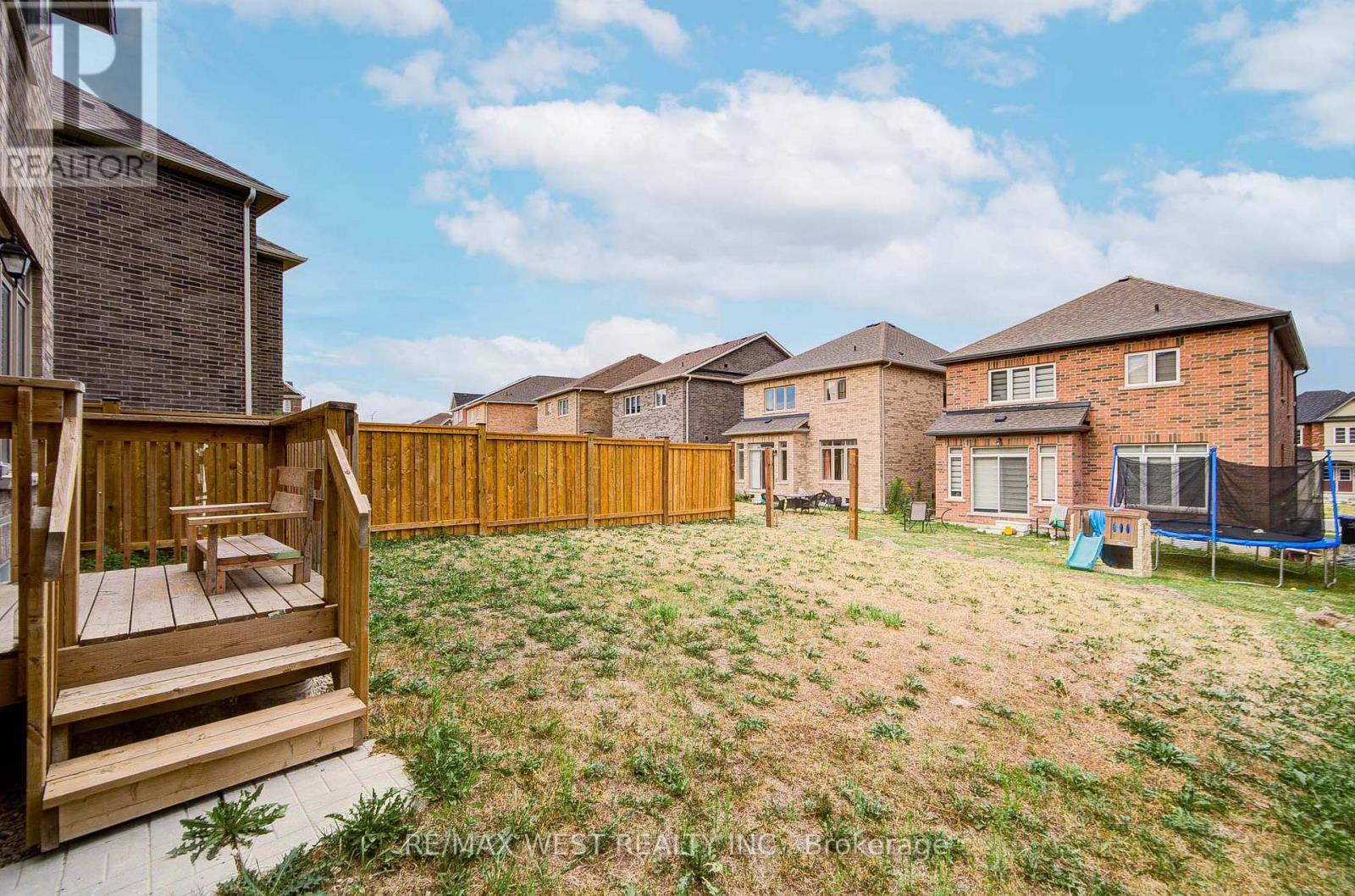 Photo 42 of 2171 Grainger Loop, Innisfil ON