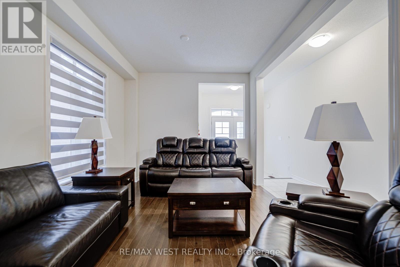 Photo 9 of 2171 Grainger Loop, Innisfil ON