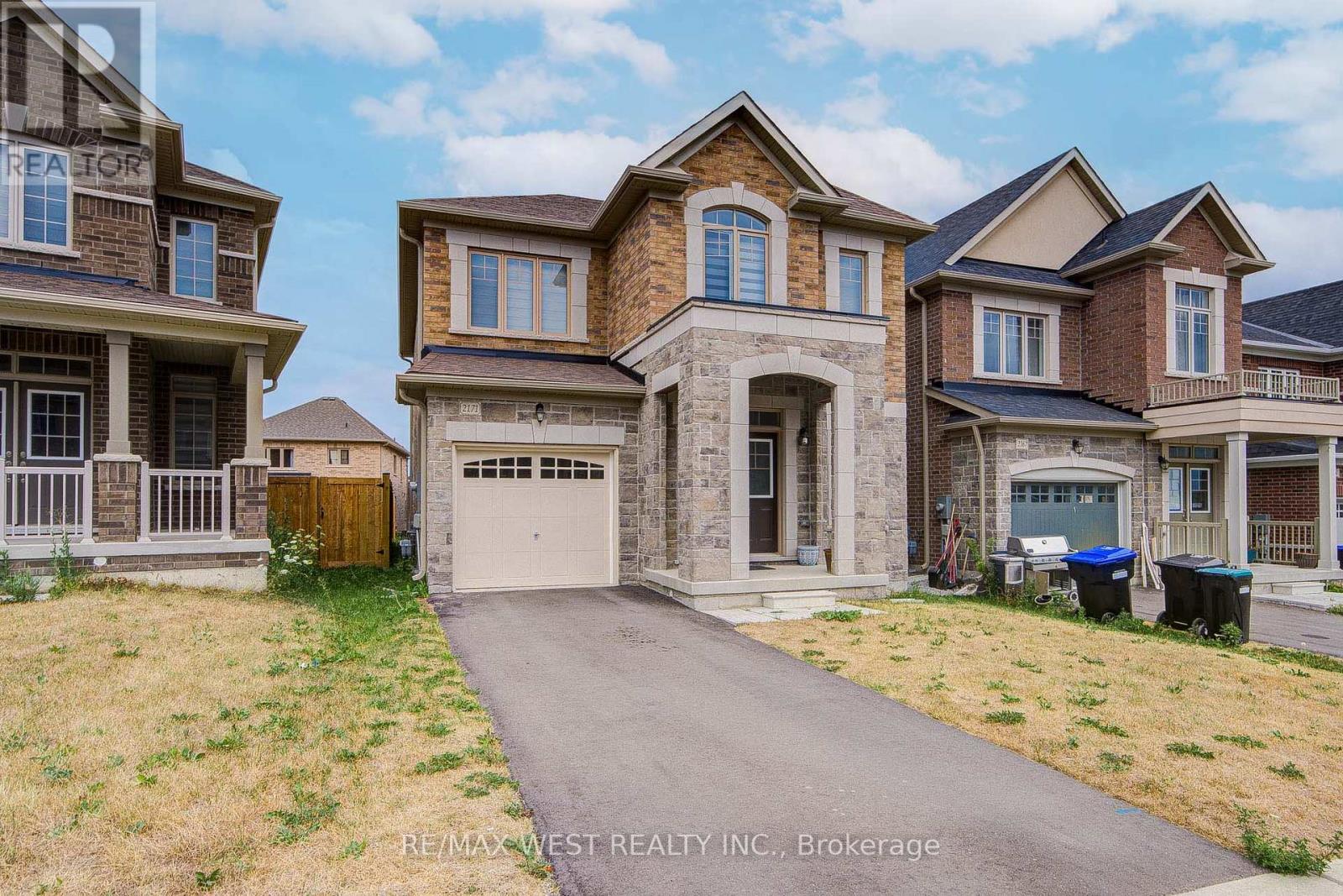 Photo 3 of 2171 Grainger Loop, Innisfil ON