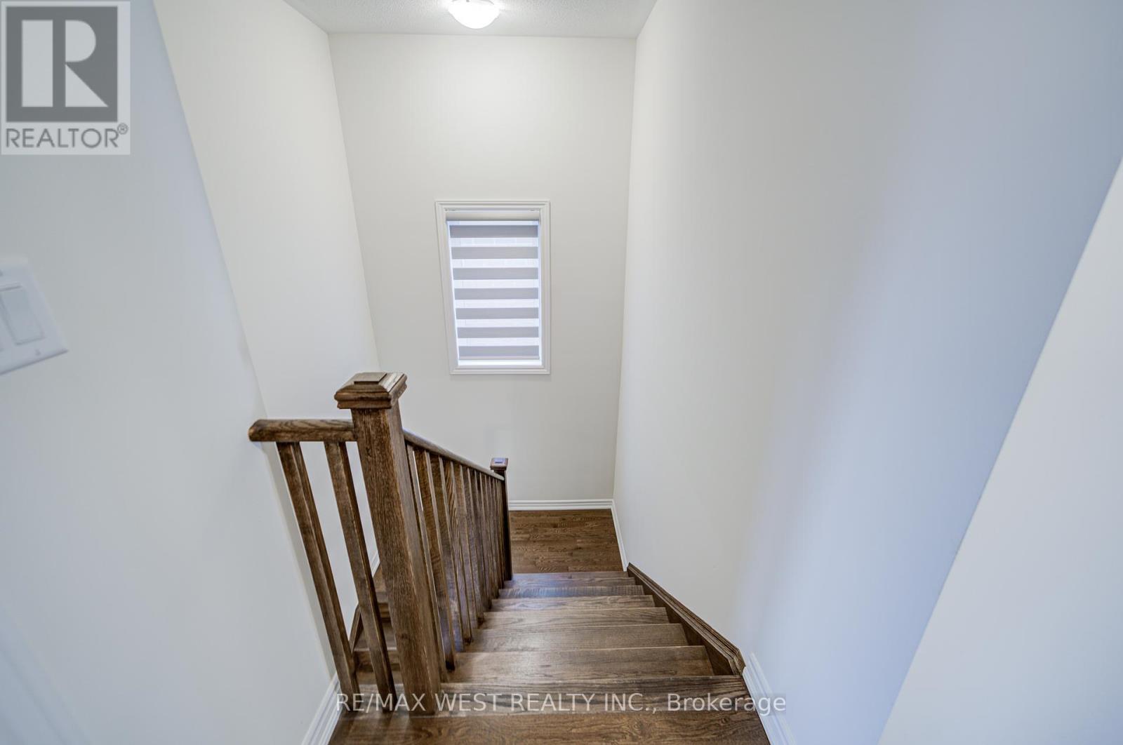 Photo 34 of 2171 Grainger Loop, Innisfil ON