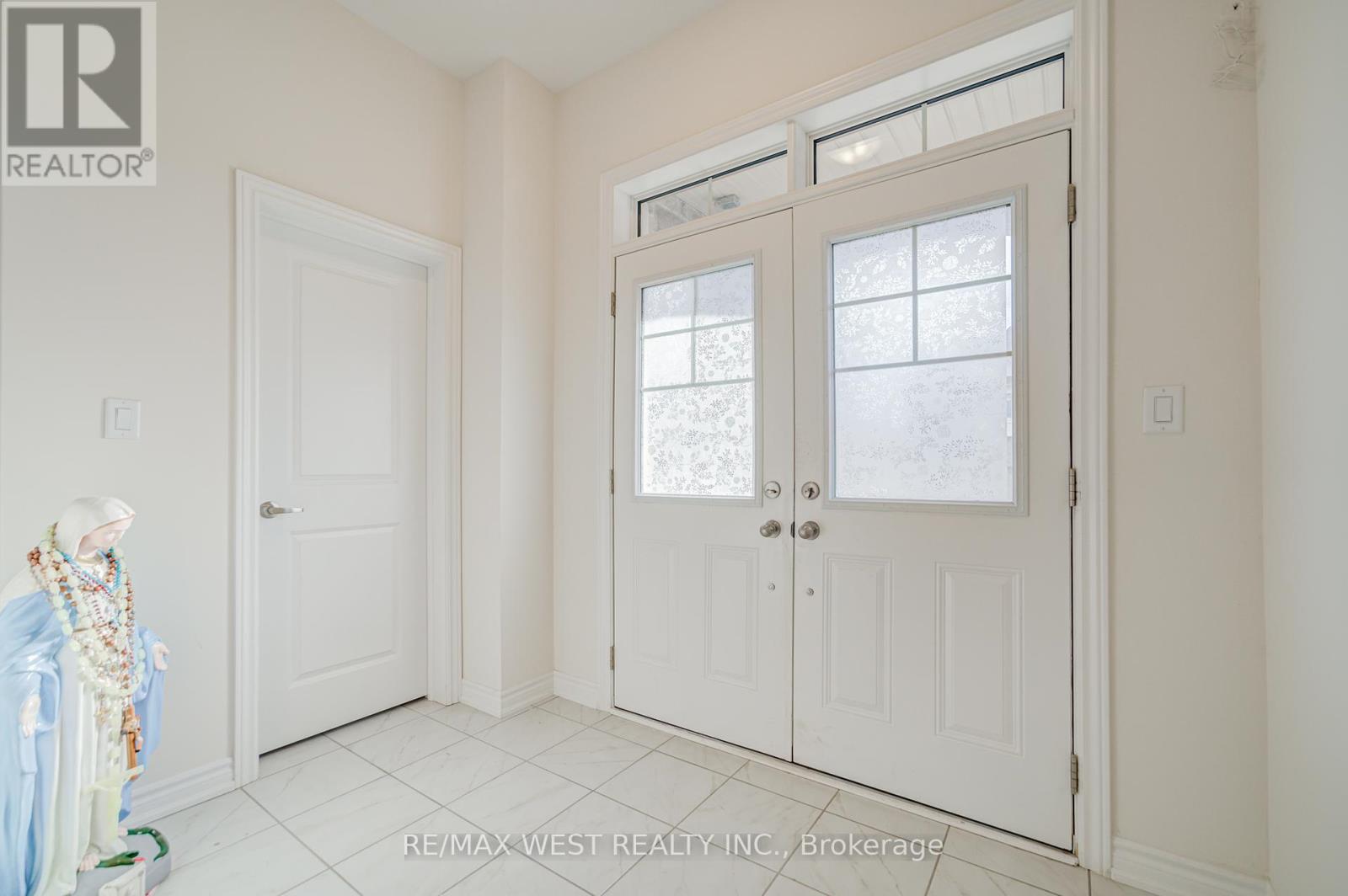 Photo 6 of 2171 Grainger Loop, Innisfil ON