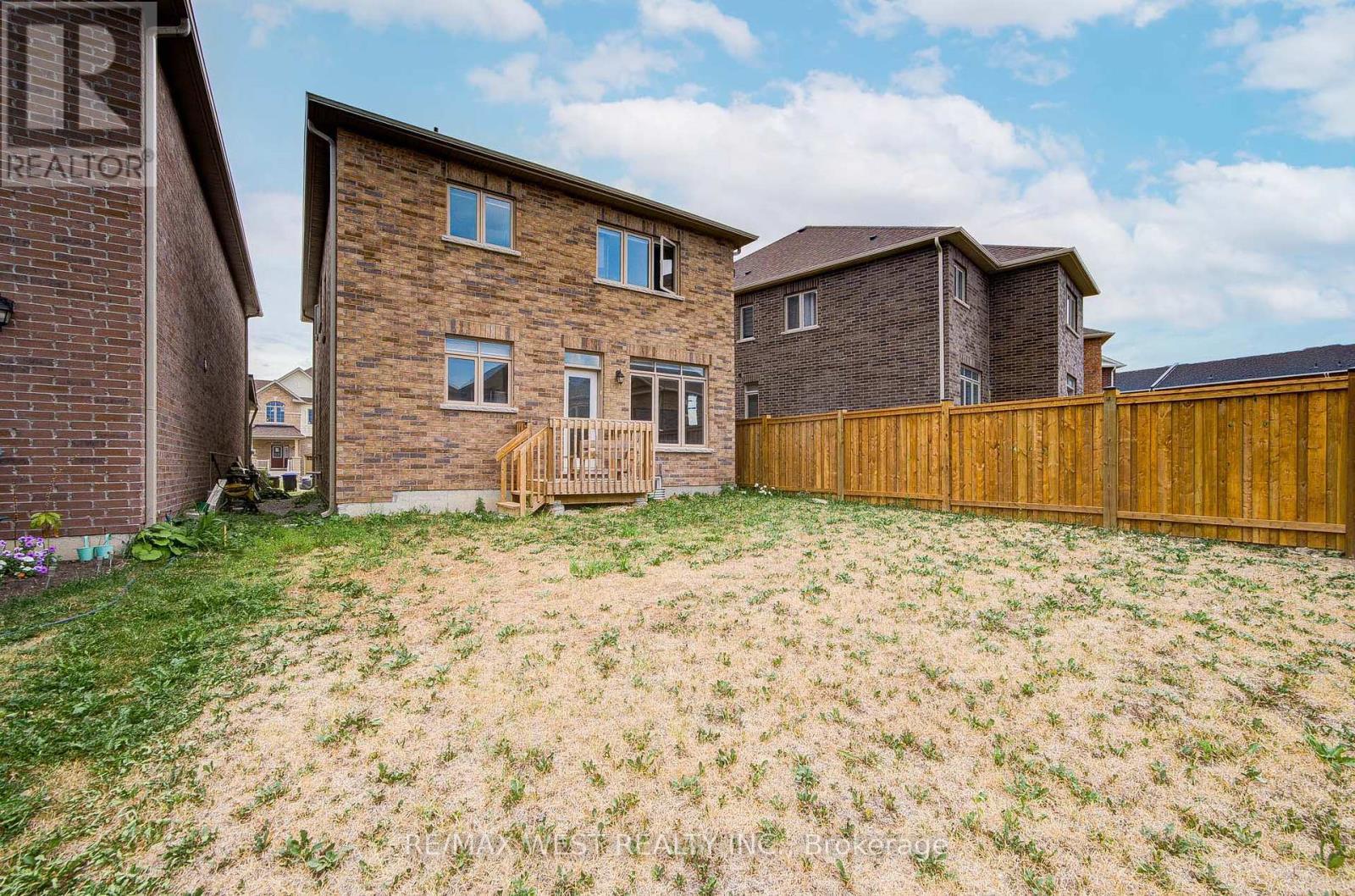 Photo 43 of 2171 Grainger Loop, Innisfil ON
