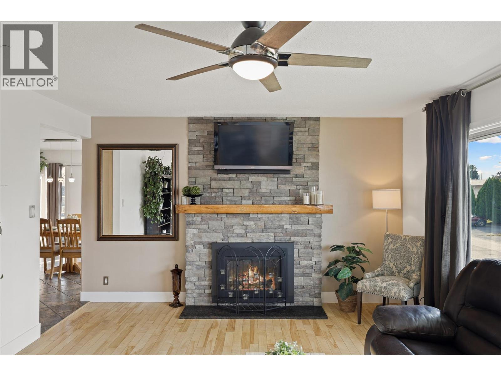 1278 KIMBERLEY CRESCENT - 4