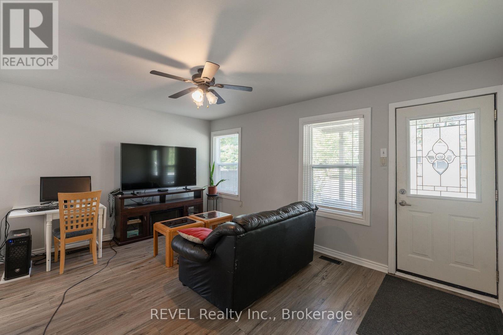 Photo 11 of 12 Hayes Street, St Catharines ON